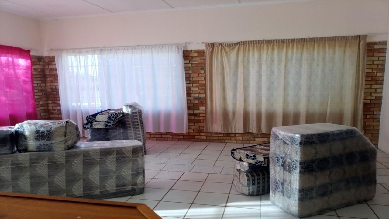 Photo 16 of 35