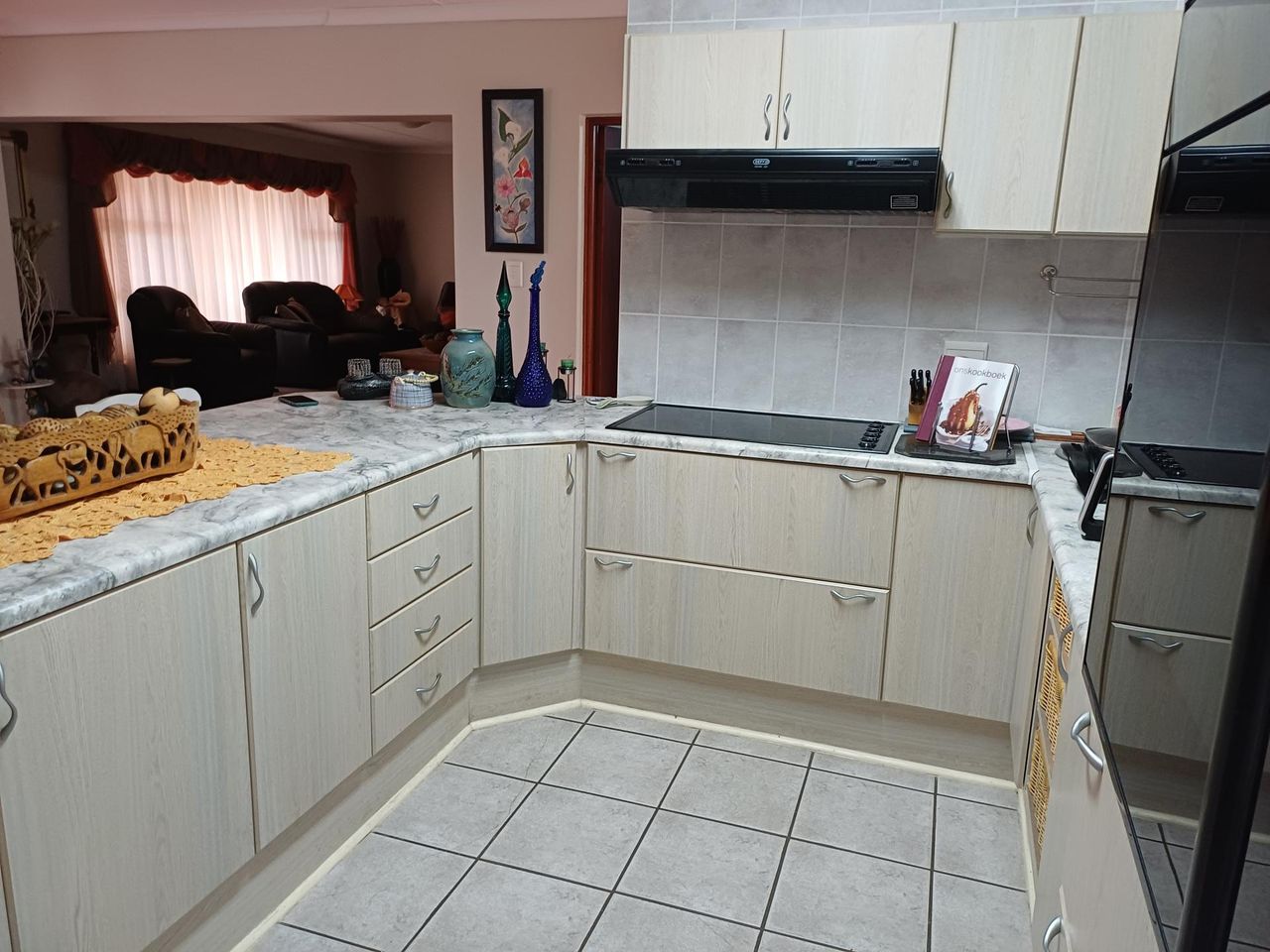 Photo 14 of 40