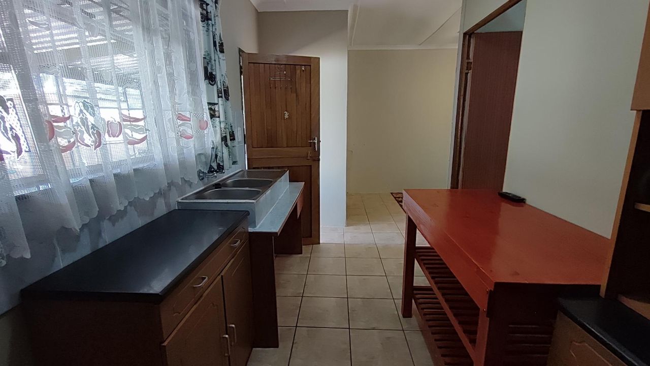Photo 2 of 11