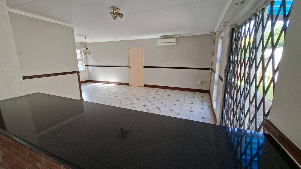 Photo 9 of 21