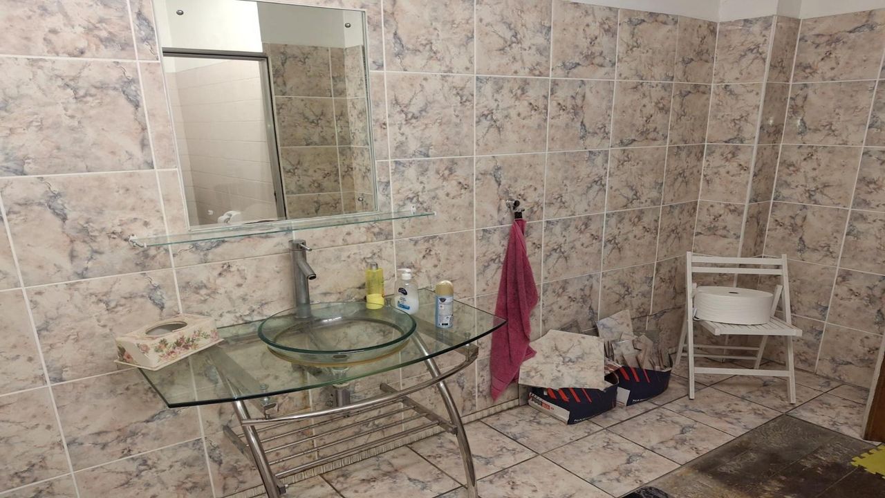 Photo 12 of 14