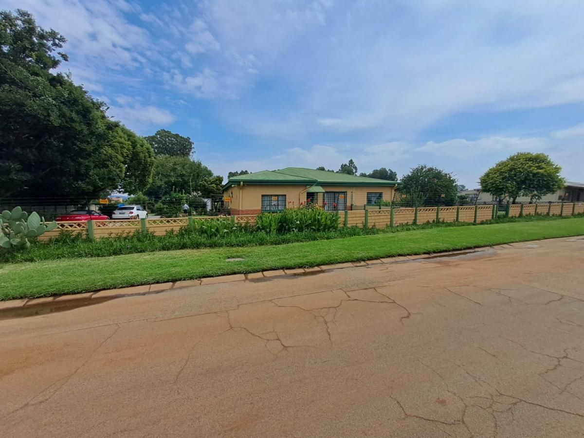 Photo 11 of 32