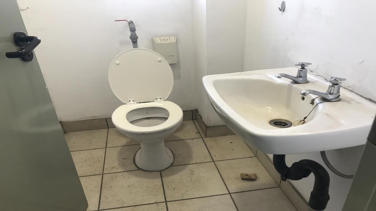 Photo 13 of 21