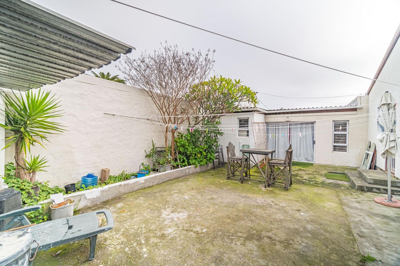 Photo of 3 Bedroom house for sale in Riverton, Goodwood