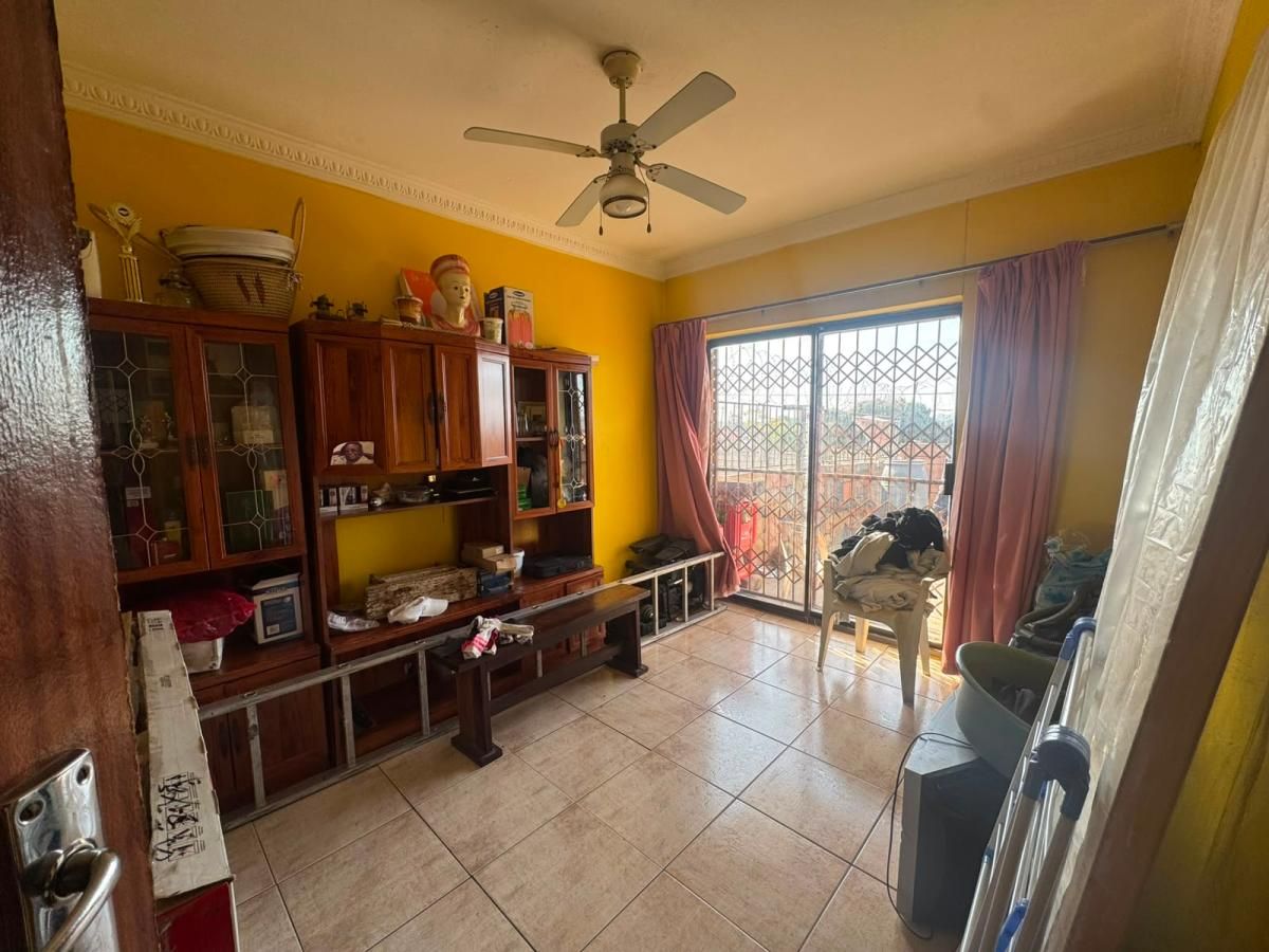 Photo of 6 Bedroom house for sale in Redfern, Phoenix