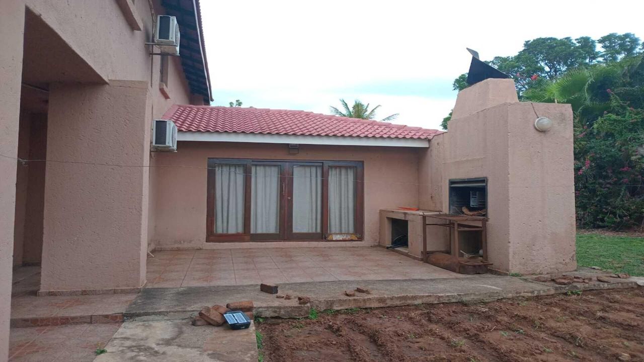 Photo 17 of 20