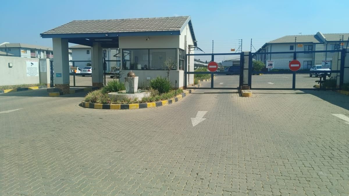 Photo 2 of 25