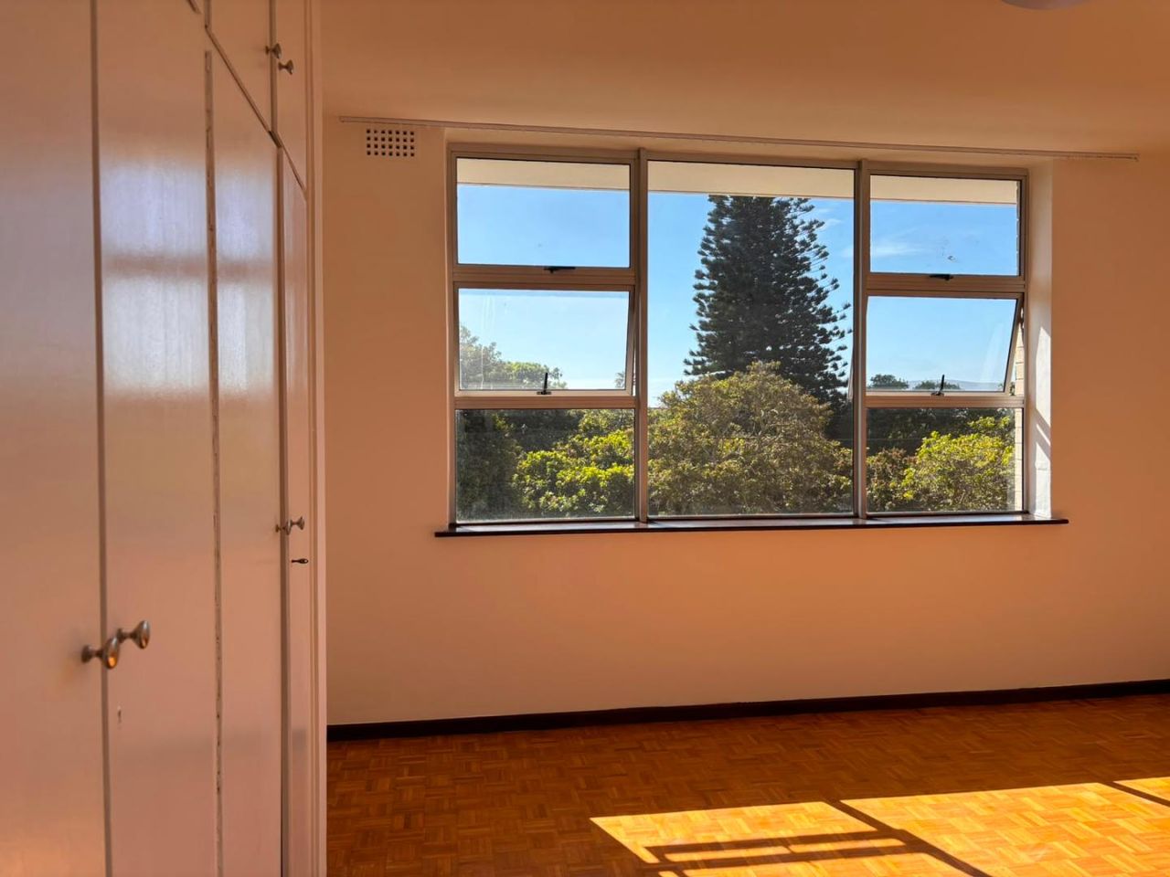 Photo of 2 Bedroom apartment to rent in Milnerton Central
