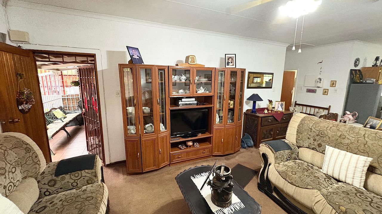 Photo 5 of 27