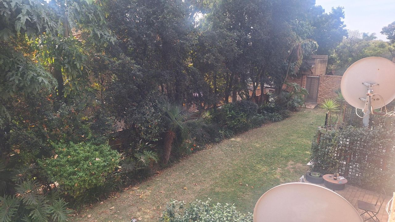 Photo 8 of 16