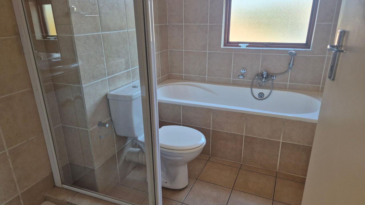 Photo 18 of 26