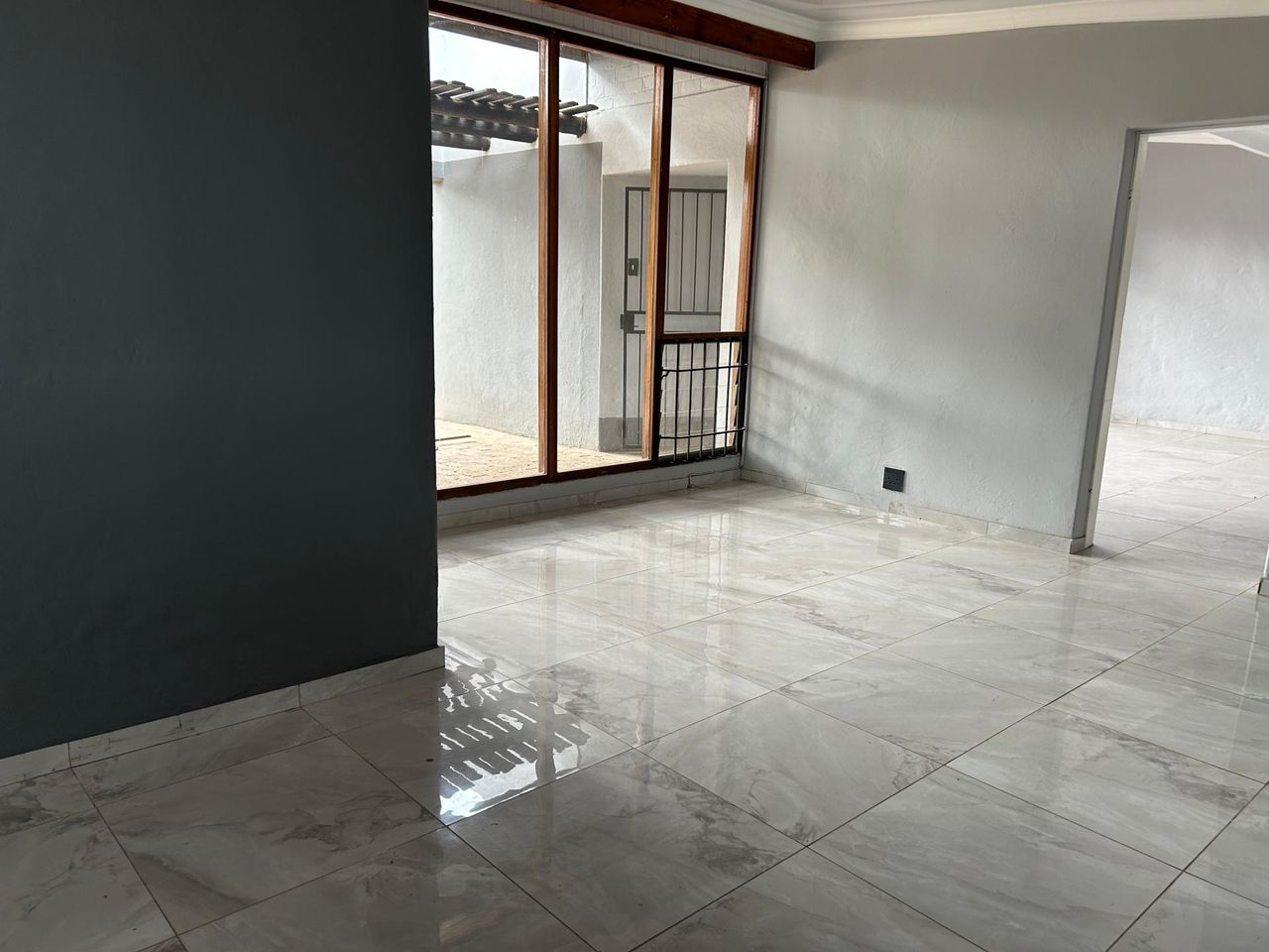 Photo 3 of 37