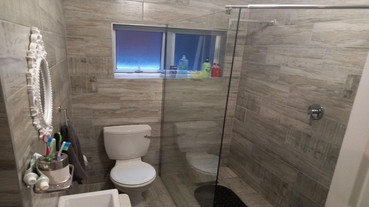 Photo 7 of 18
