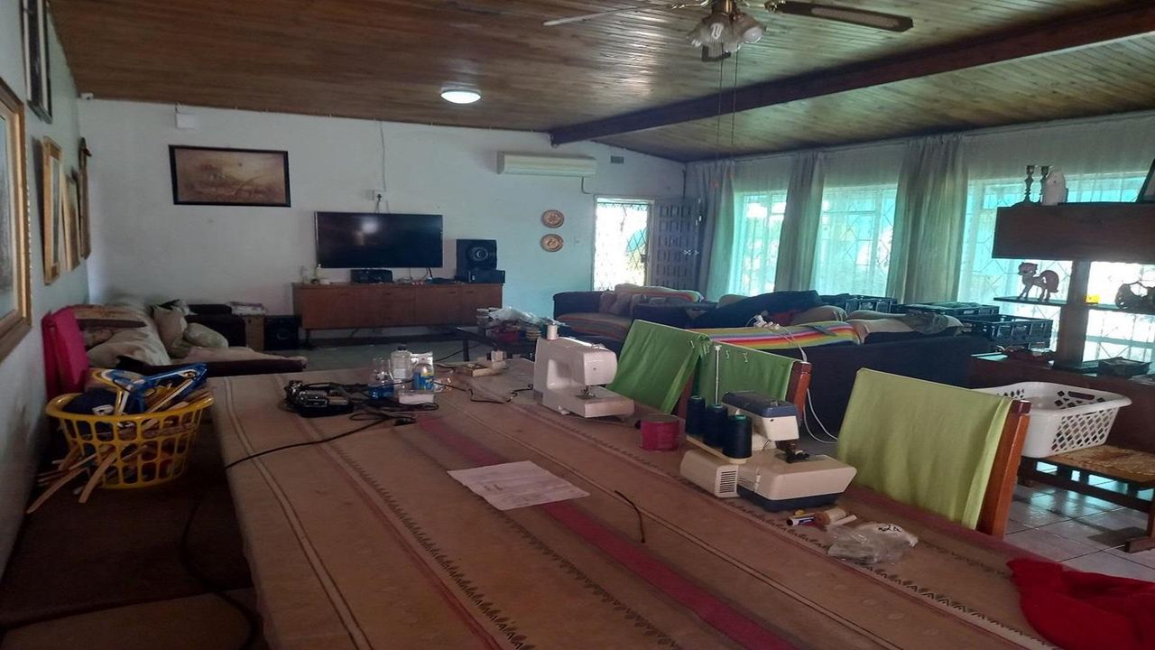 Photo 3 of 34