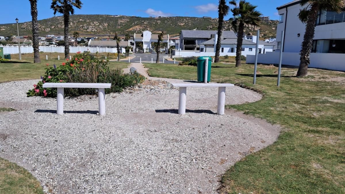 Photo 9 of 18
