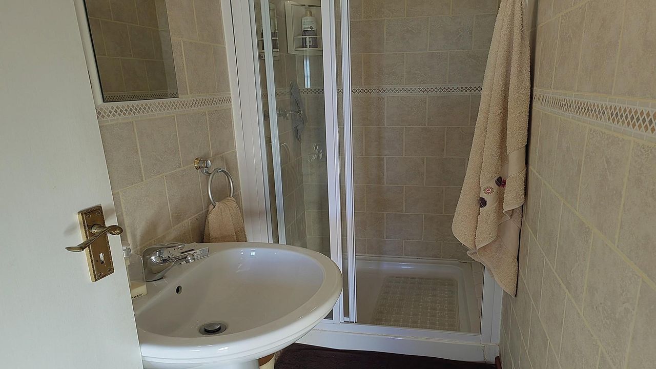 Photo 16 of 24