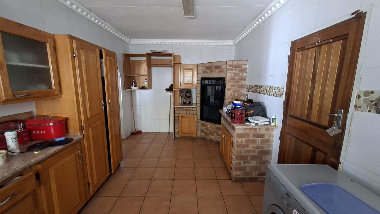 Photo 6 of 37