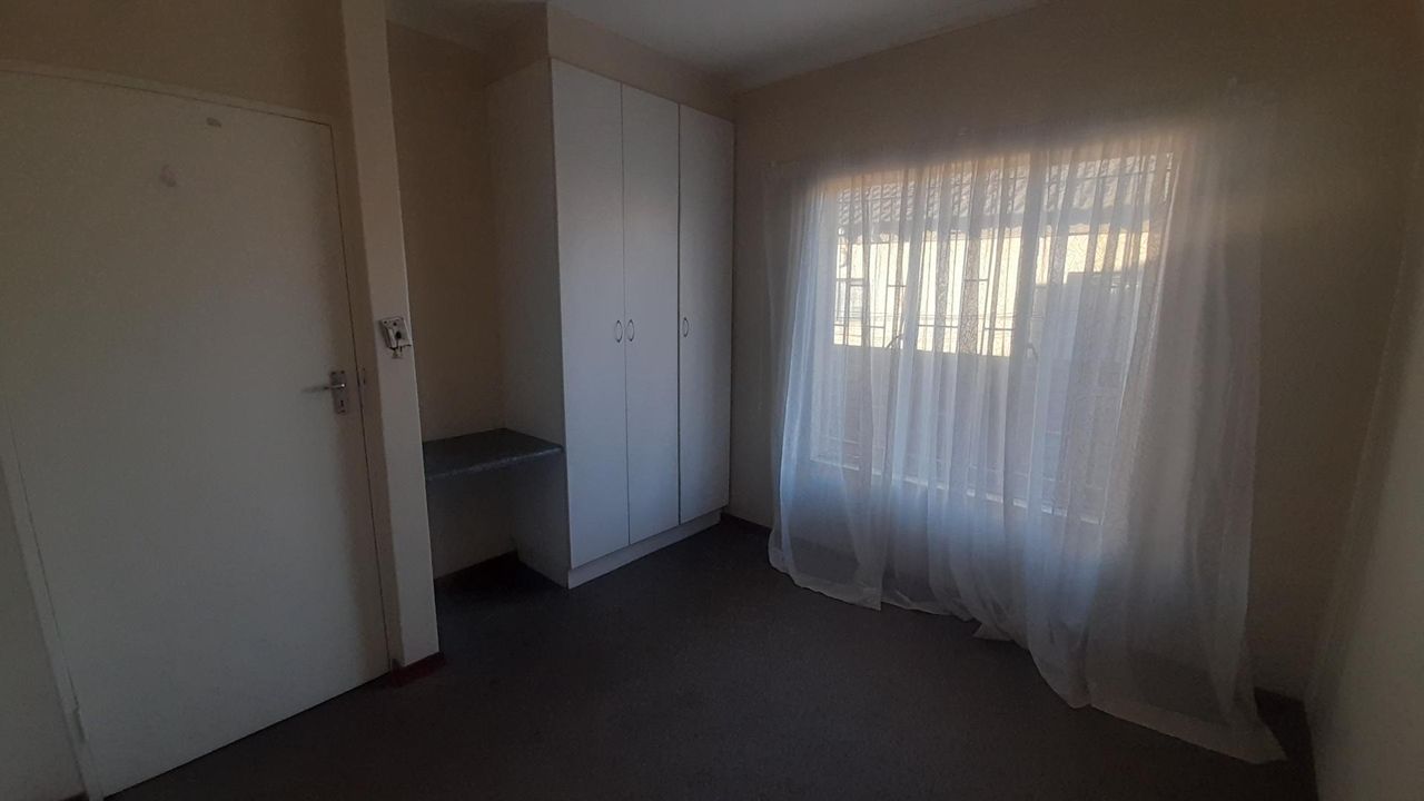Photo 12 of 14