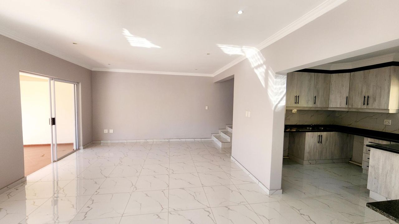 3 Bedroom duplex townhouse - sectional for sale in Mount Edgecombe