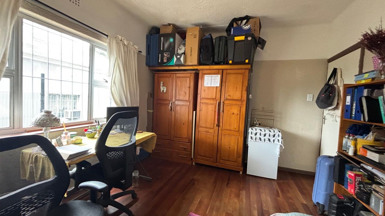 Photo 10 of 18