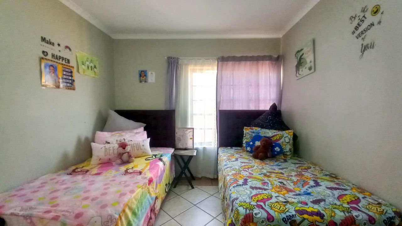 Photo 12 of 19