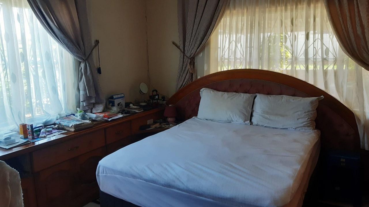 Photo 17 of 25