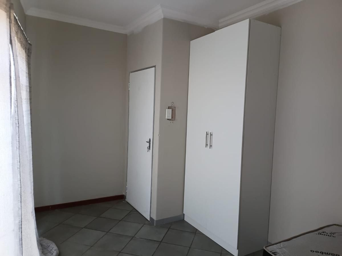 Photo 18 of 22
