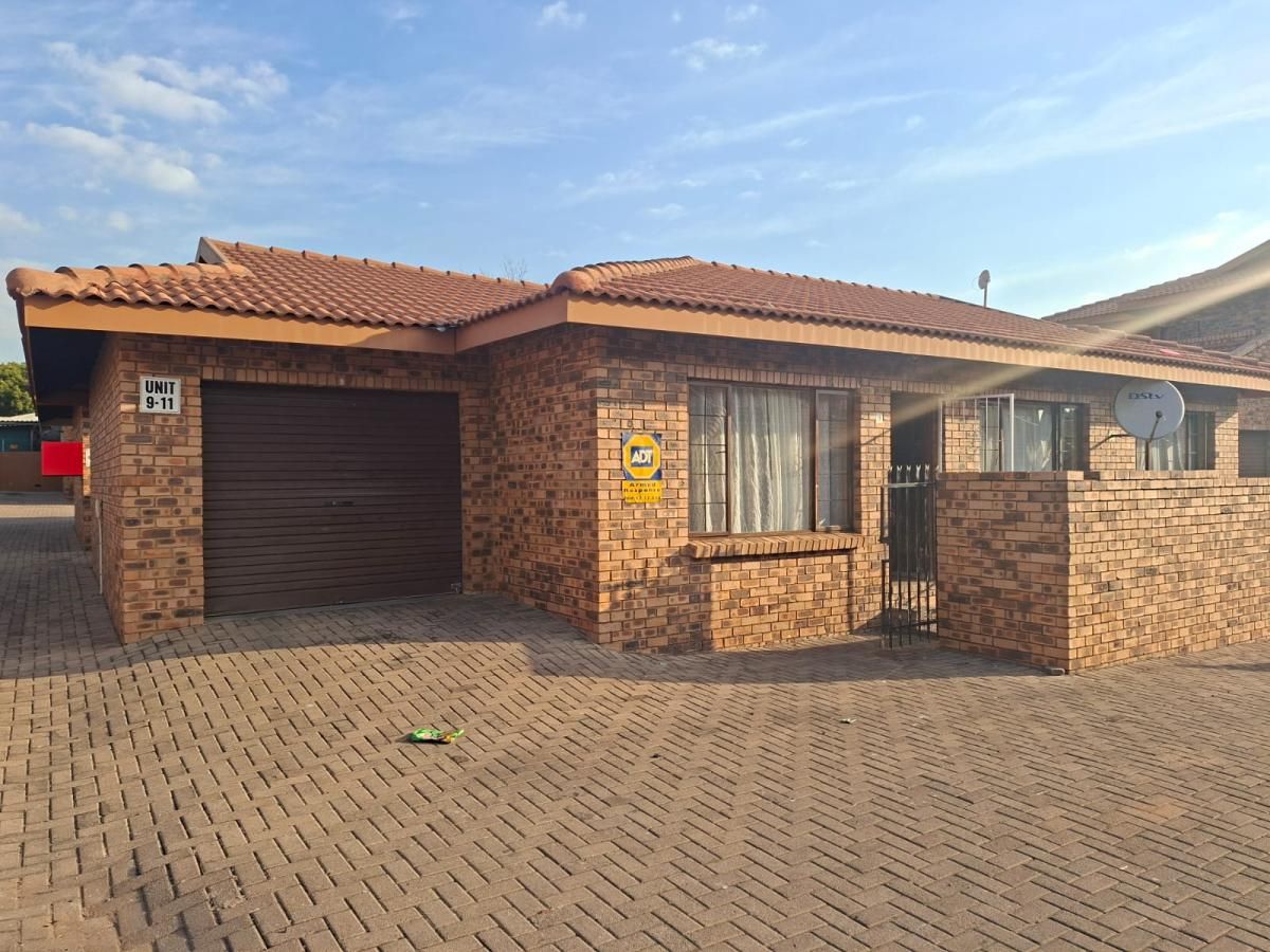 Photo of 3 Bedroom townhouse - sectional for sale in Middelburg Central