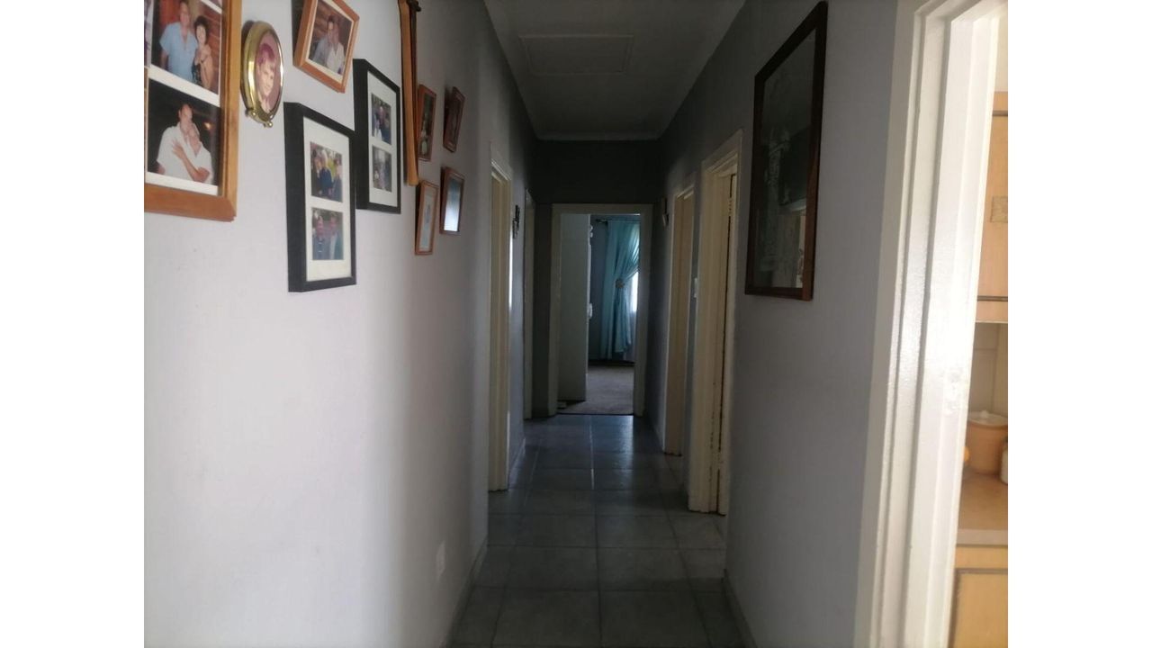 Photo 18 of 31