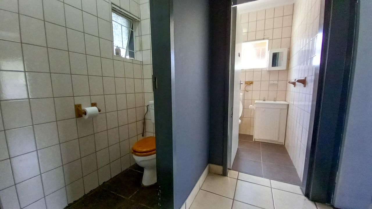 Photo 22 of 29