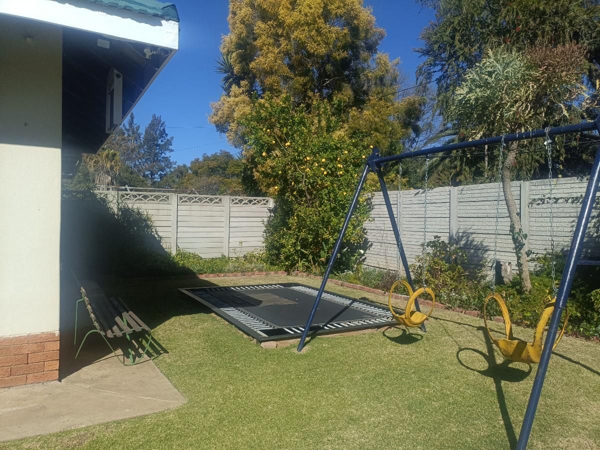 Photo 3 of 25