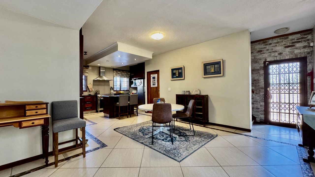 Photo of 4 Bedroom house for sale in Die Hoewes, Centurion