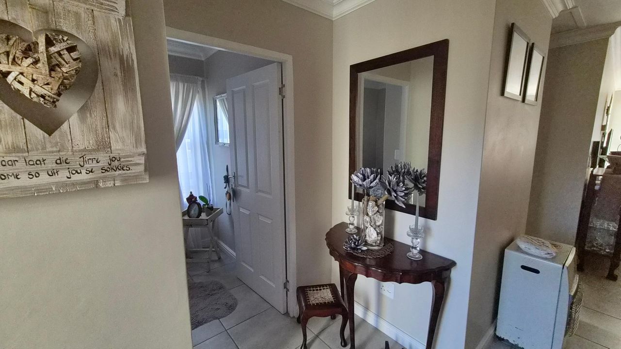 Photo 4 of 24