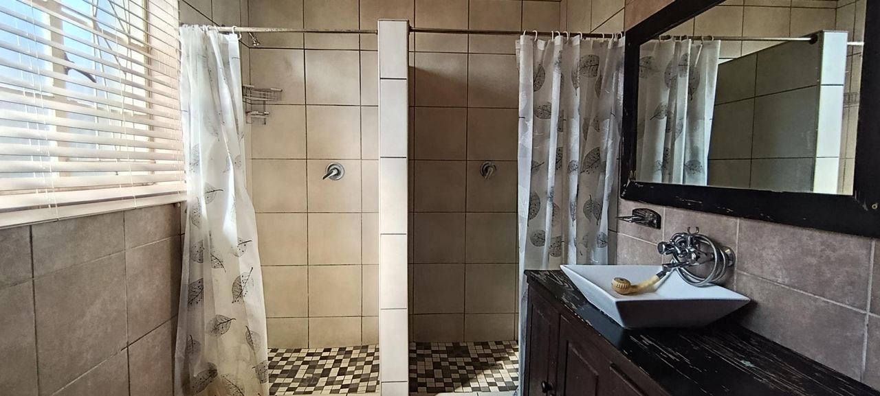 Photo of 5 Bedroom house for sale in Hurst Hill, Johannesburg