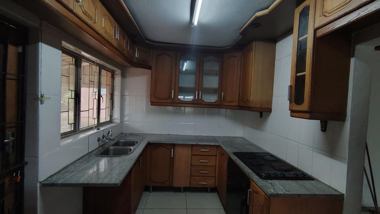 Photo 4 of 22