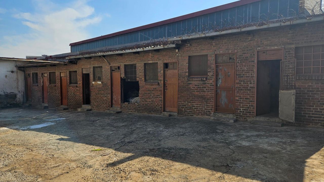 Photo 3 of 15