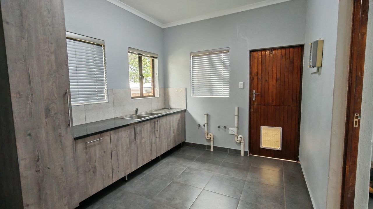 Photo 20 of 23