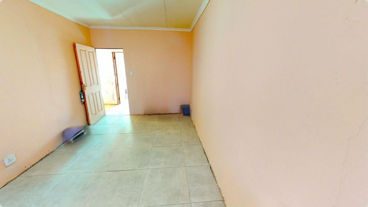 Photo 18 of 34