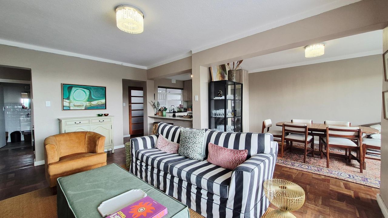 Photo of 2 Bedroom apartment to rent in Three Anchor Bay, Cape Town