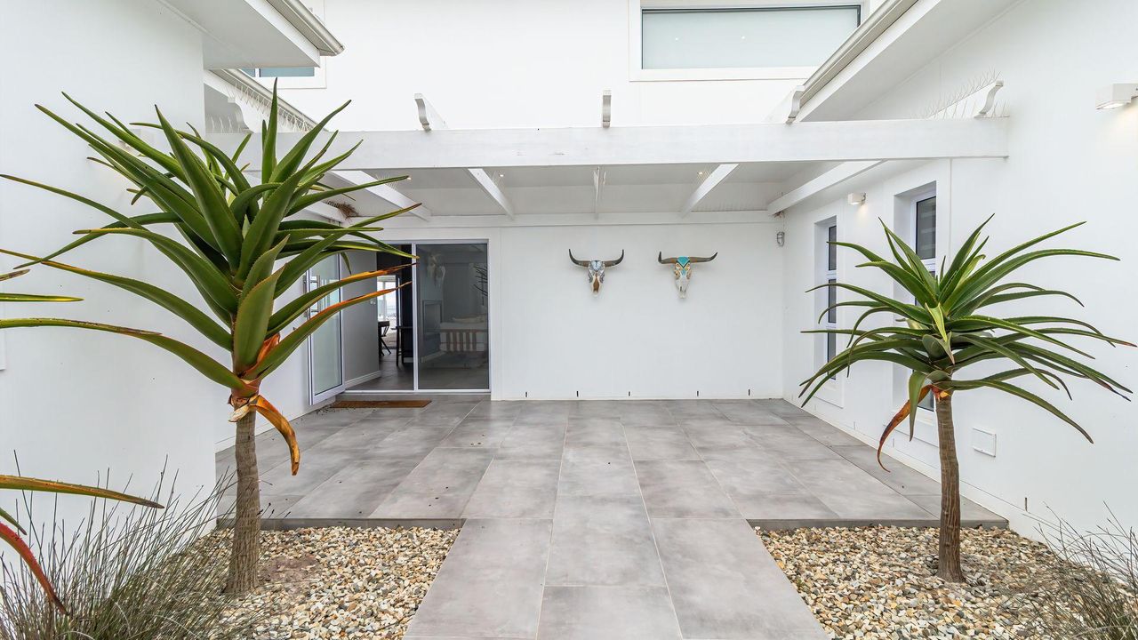 Photo of 4 Bedroom house for sale in Yzerfontein