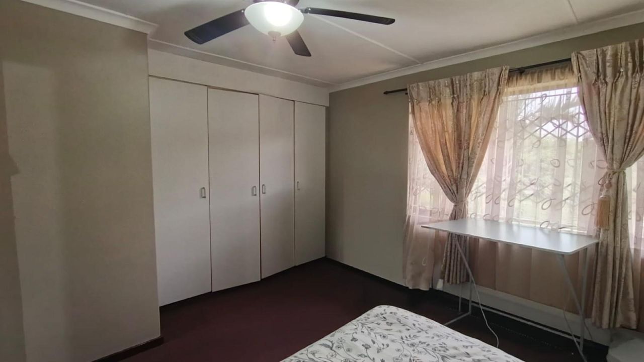 Photo 14 of 20