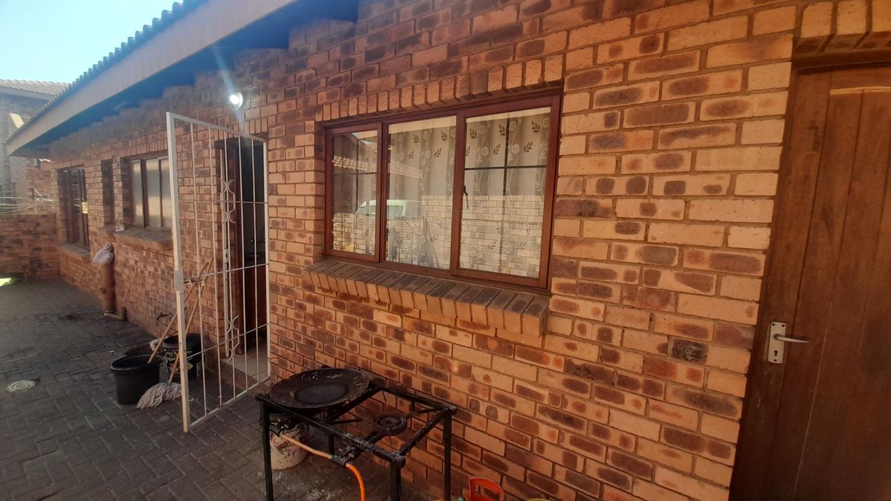Photo of 3 Bedroom townhouse - sectional for sale in Middelburg Central