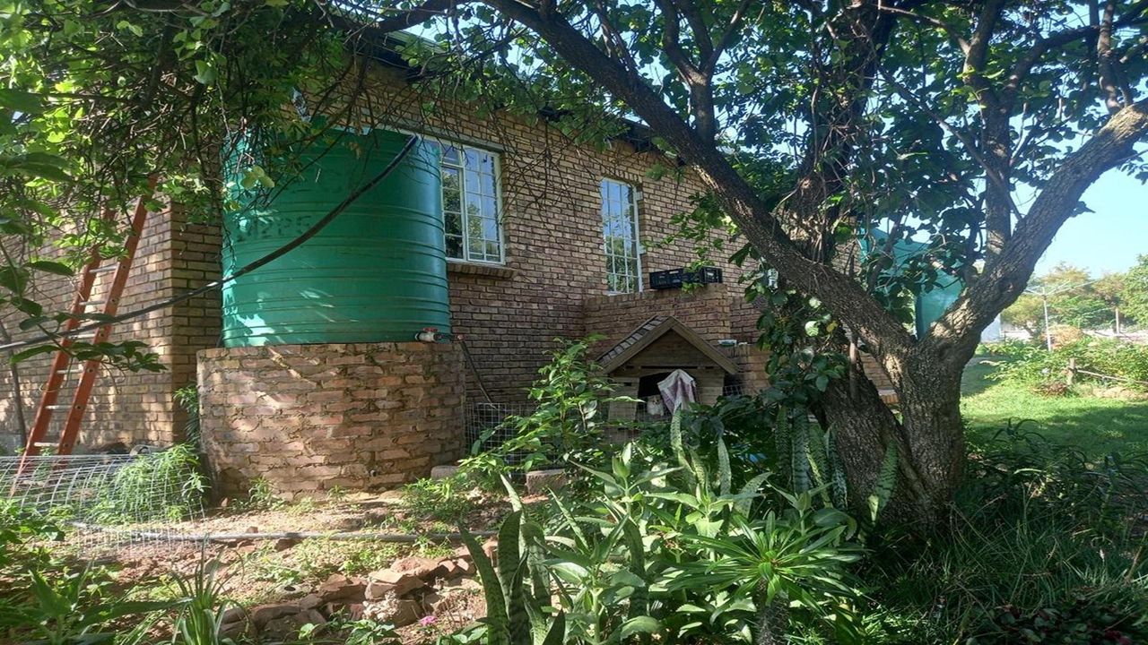 Photo 9 of 34