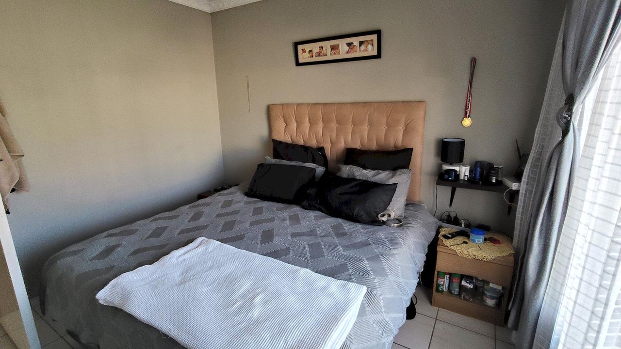 Photo 19 of 24