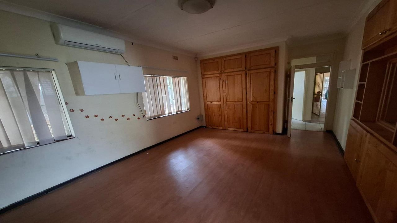 Photo 17 of 22