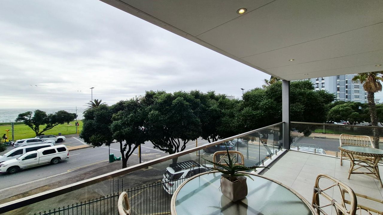 Photo of 2 Bedroom apartment to rent in Three Anchor Bay, Cape Town