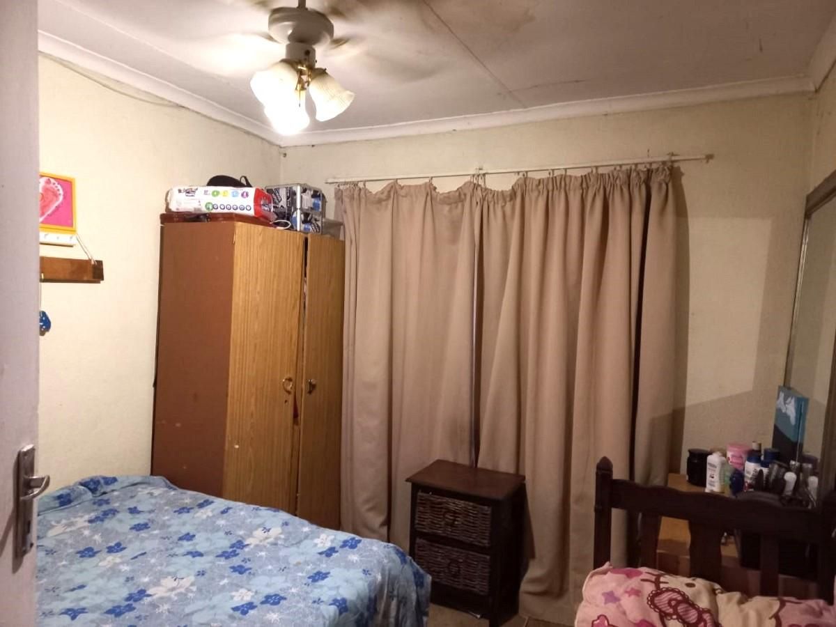 Photo 14 of 22