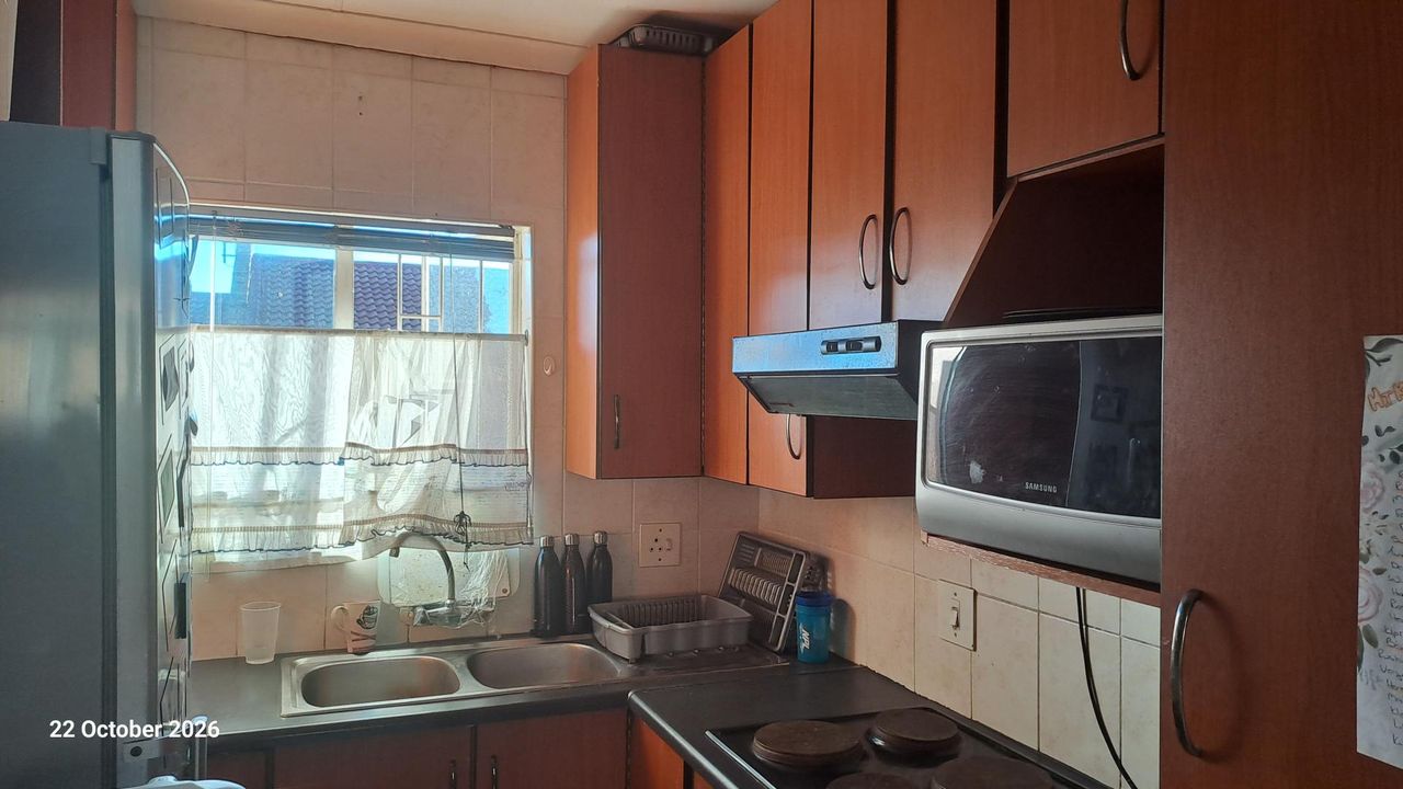Photo 3 of 20