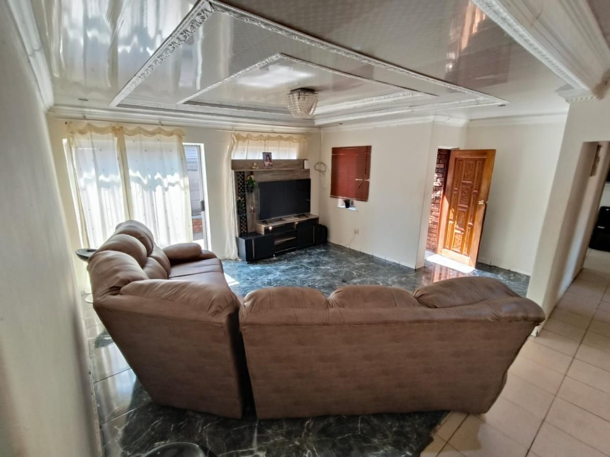 Photo 5 of 24