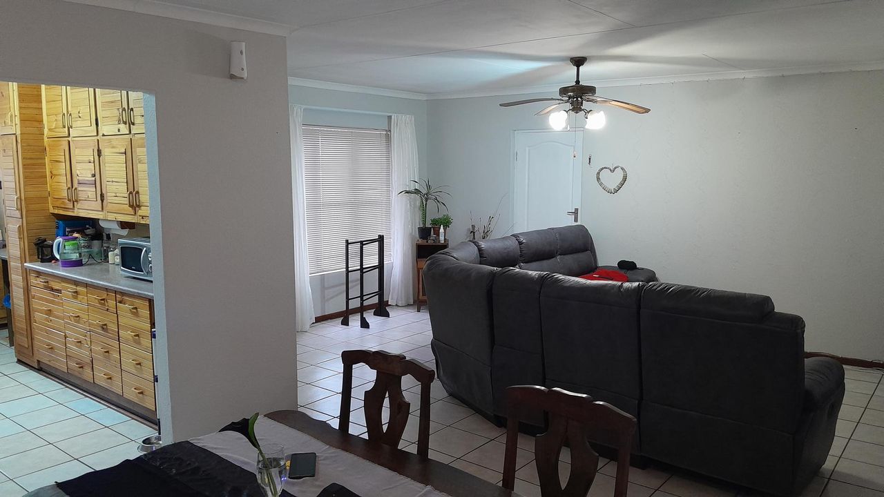 Photo 14 of 50